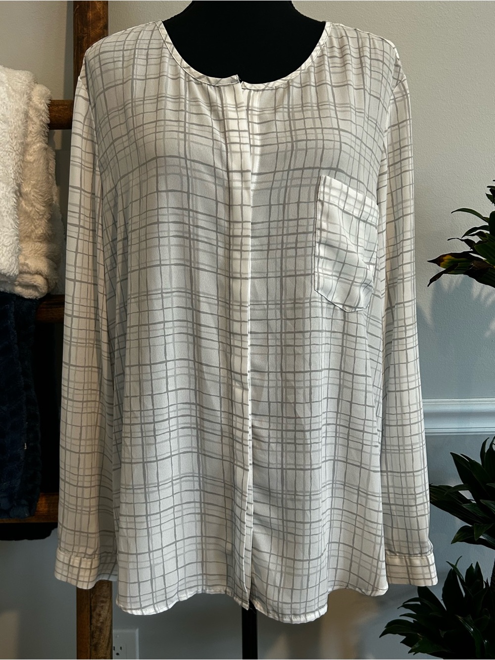 Calvin Klein Jeans White Button-Down Shirt with Gray Grid Size XL - Picture 1 of 8